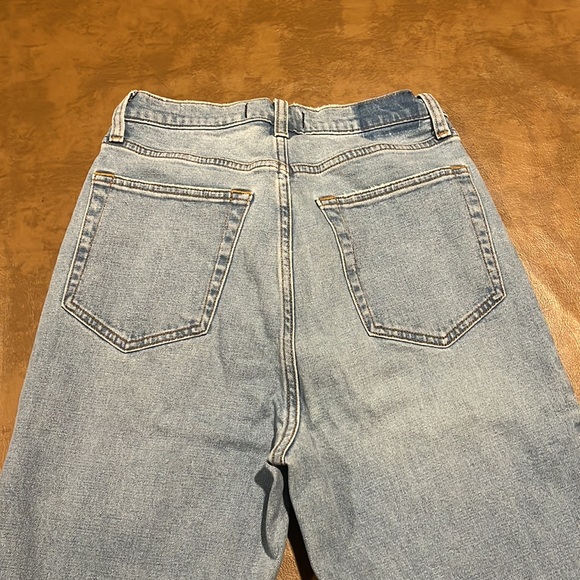 Abercrombie & Fitch Curve Love 90s Slim Straight Jean - Picture 5 of 6